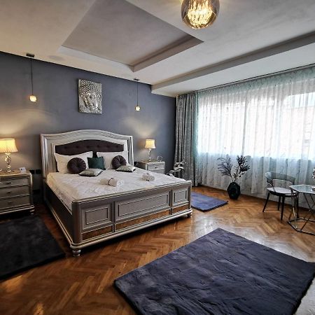 Crystal Central Apartment Braşov Extérieur photo