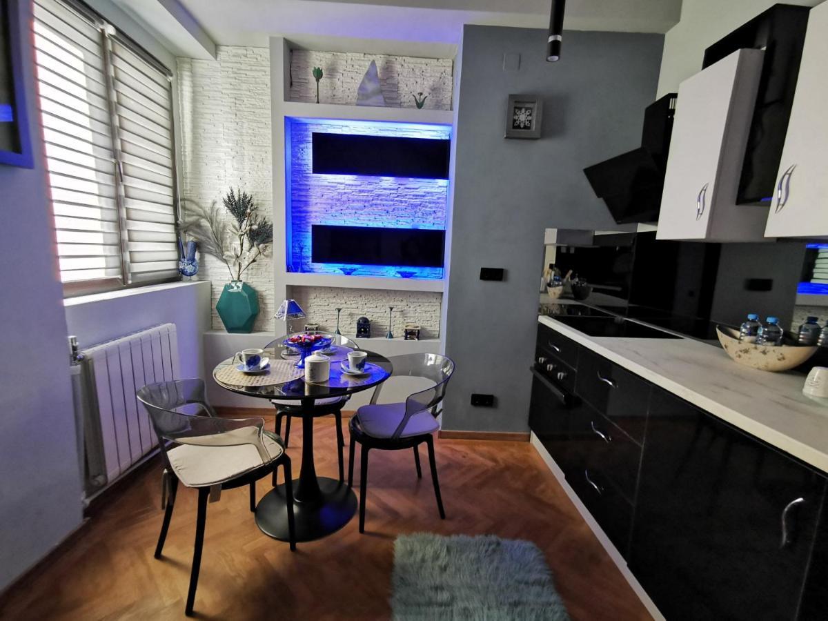 Crystal Central Apartment Braşov Extérieur photo
