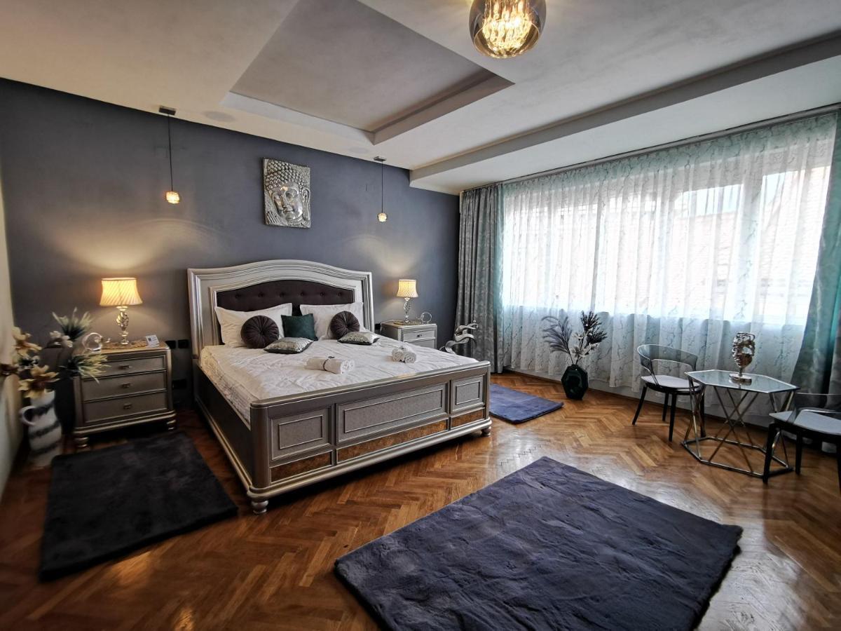 Crystal Central Apartment Braşov Extérieur photo