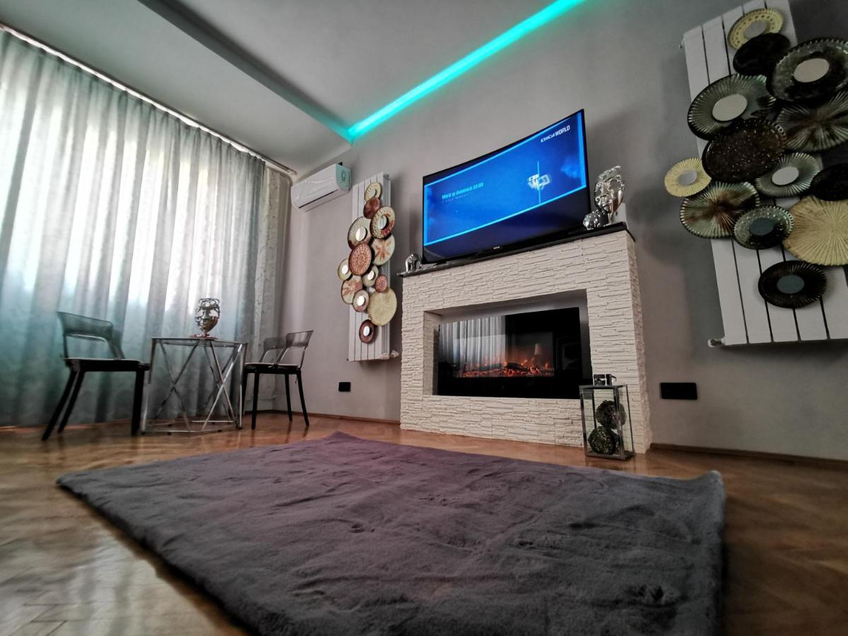 Crystal Central Apartment Braşov Extérieur photo
