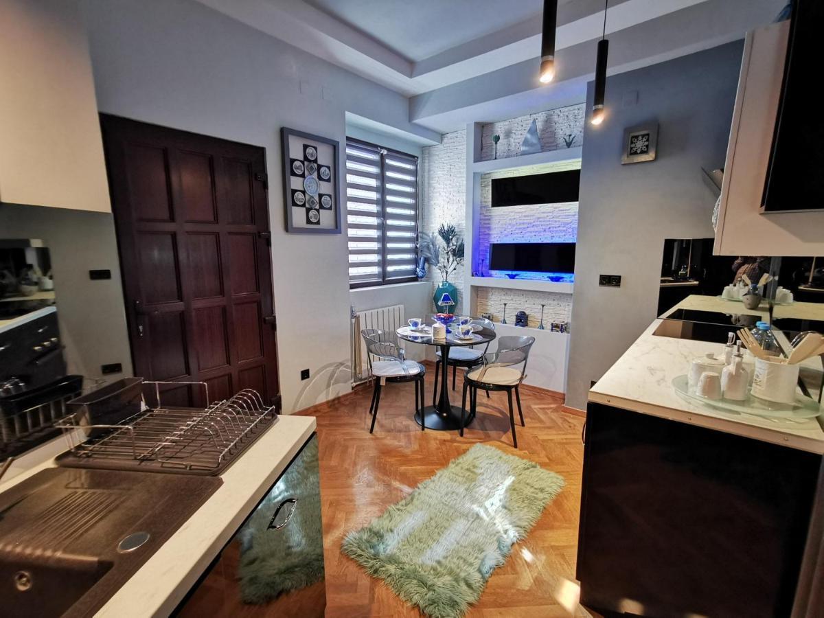 Crystal Central Apartment Braşov Extérieur photo