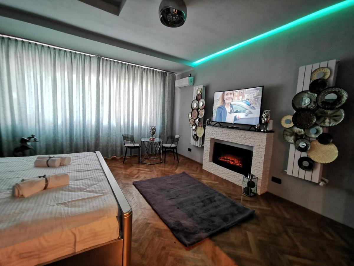 Crystal Central Apartment Braşov Extérieur photo