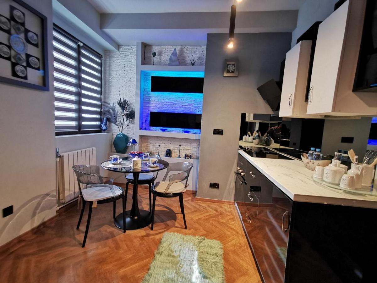 Crystal Central Apartment Braşov Extérieur photo