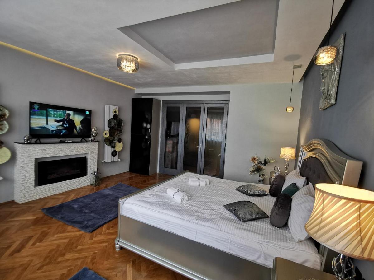 Crystal Central Apartment Braşov Extérieur photo