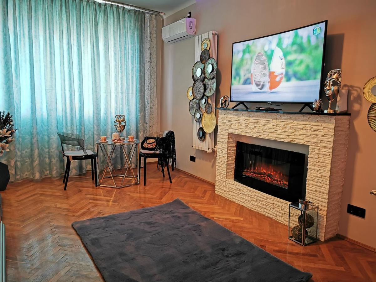 Crystal Central Apartment Braşov Extérieur photo