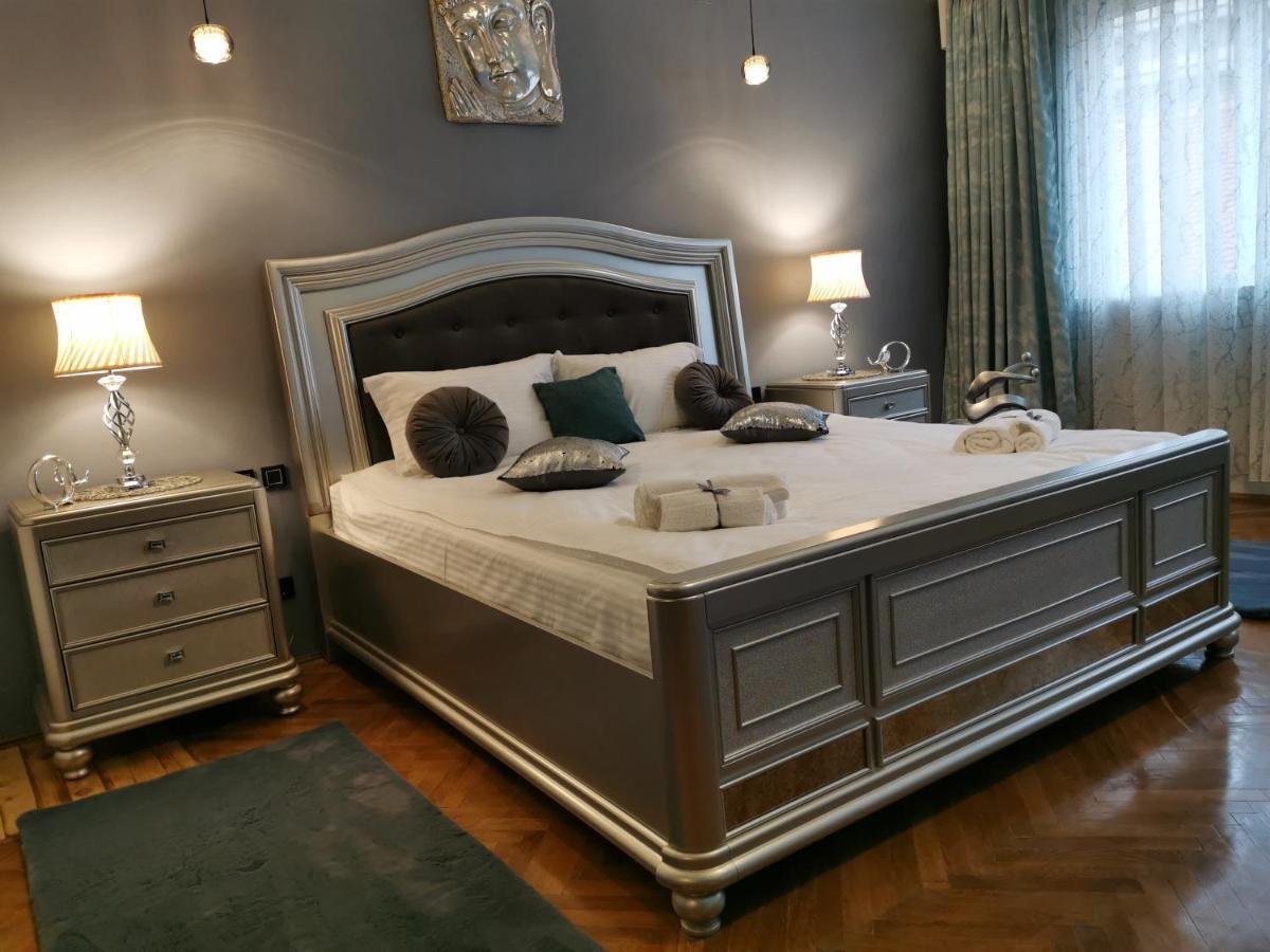 Crystal Central Apartment Braşov Extérieur photo